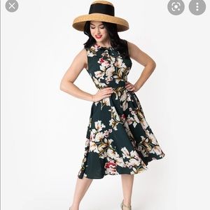 unique vintage green floral dress size medium